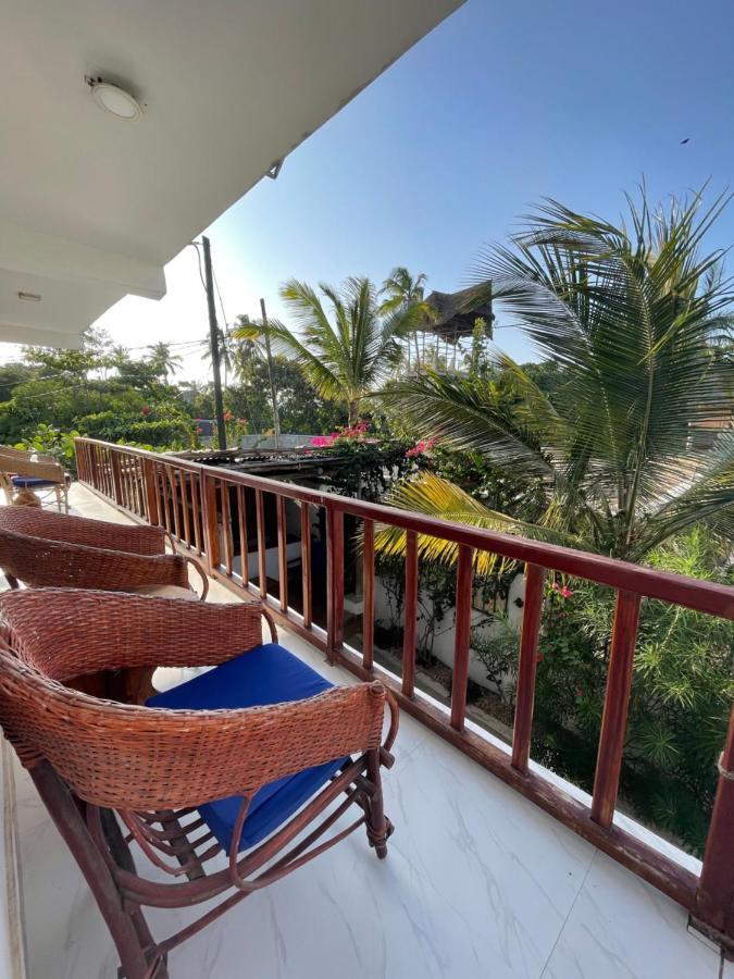 Garden Dreams Hotel Нунгви Экстерьер фото